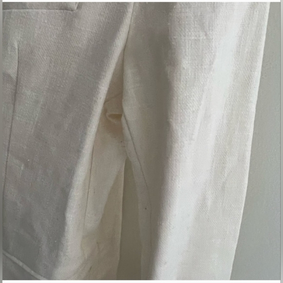 Bershka Linen Blend Off-White
Blazer Size Large - Picture 6 of 6